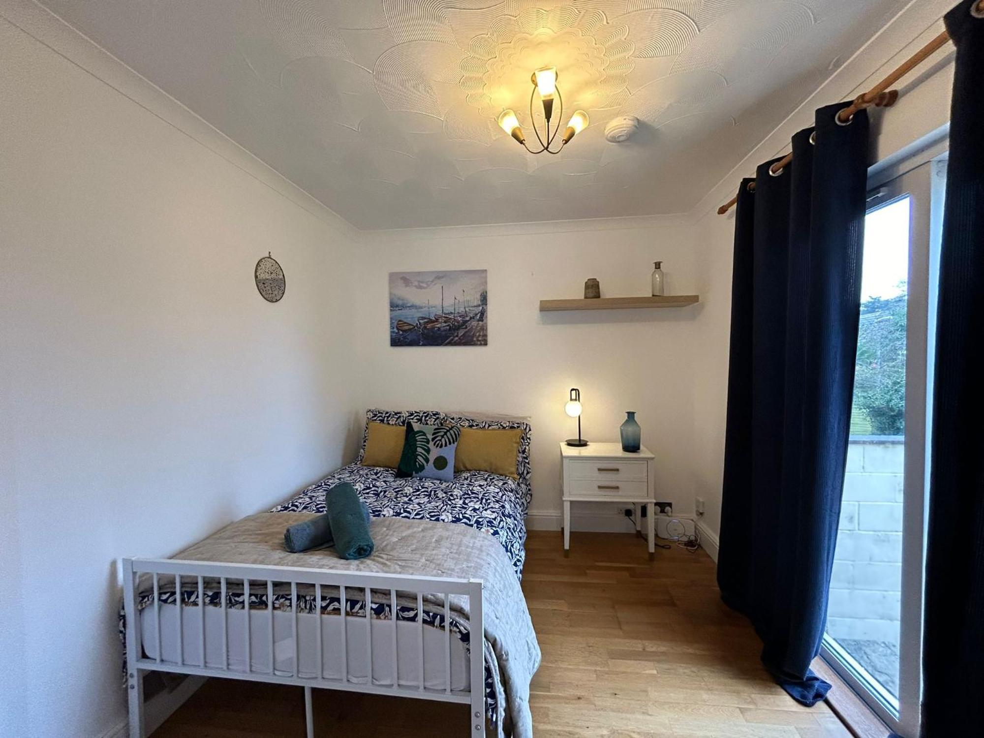 Entire 4-Bed, Near Town Centre Villa ฟาลมัธ ภายนอก รูปภาพ